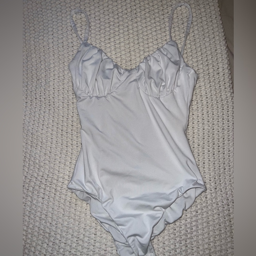 Princess Polly white bodysuit size US 2